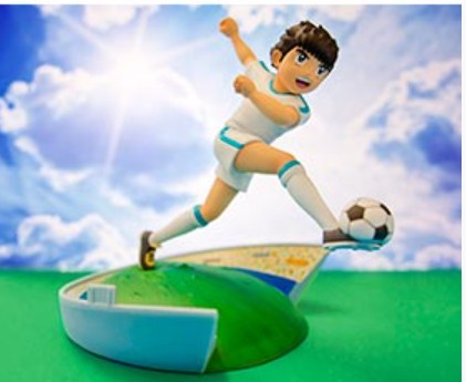 FIGURA OLIVER ATOM